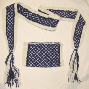Fingerwoven  pouch 065